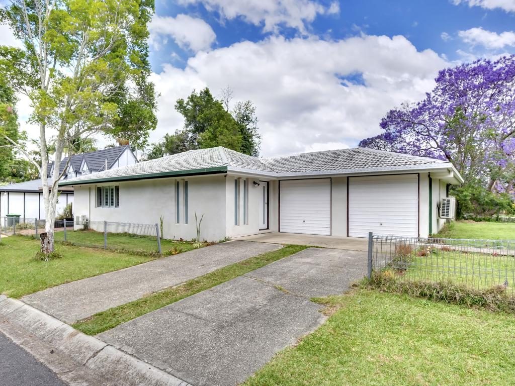 2 Debbie St, The Gap, QLD 4061