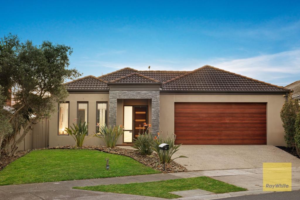 77 OAKVIEW PDE, CAROLINE SPRINGS, VIC 3023