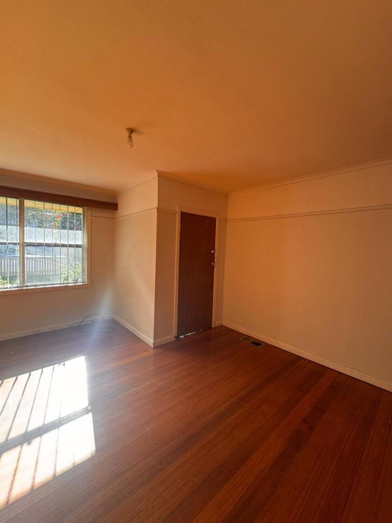19 Emu Pde, Jacana, VIC 3047