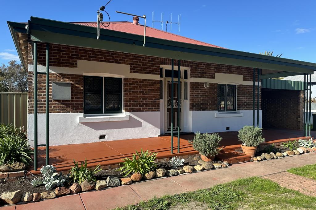 23 PIESSE ST, KATANNING, WA 6317