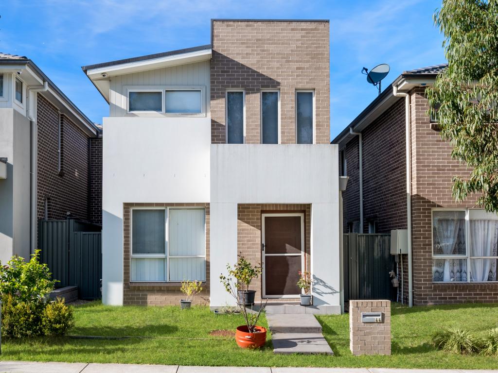 44 Islington St, Denham Court, NSW 2565