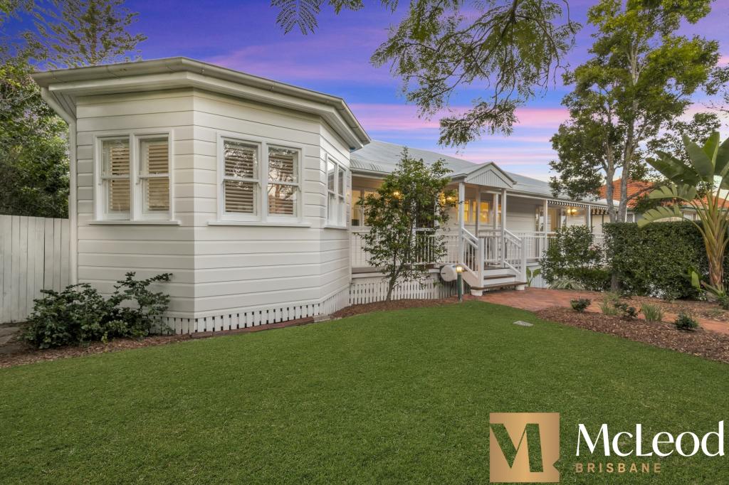 27 Mukurta St, Chapel Hill, QLD 4069