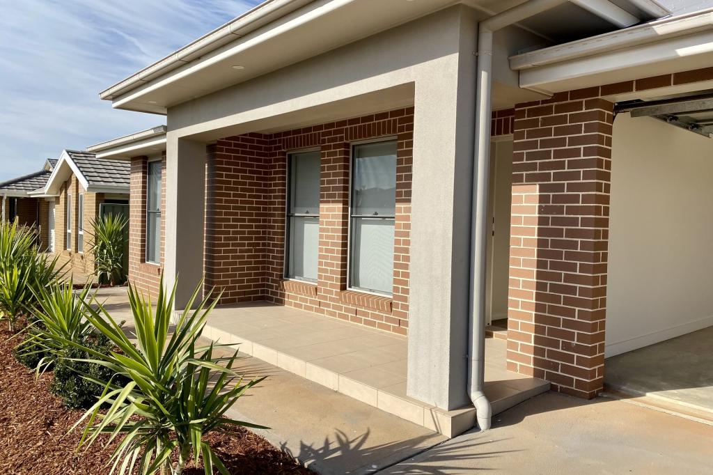 19 Magnolia Bvd, Dubbo, NSW 2830