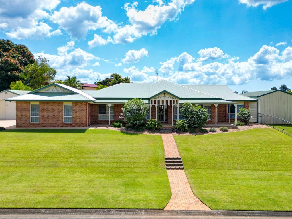 8 PETERLYN CT, BEERWAH, QLD 4519