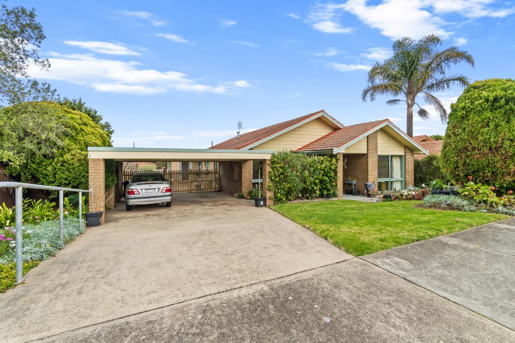 10 Rebecca Dr, Sale, VIC 3850