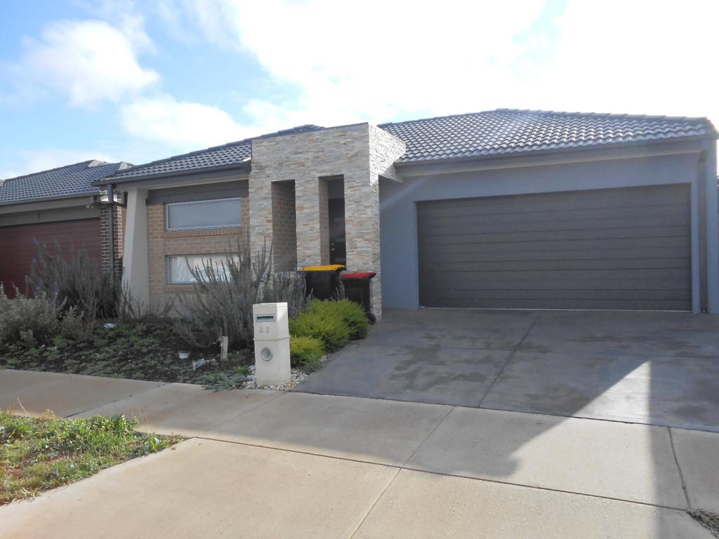 32 Carramar Dr, Melton West, VIC 3337