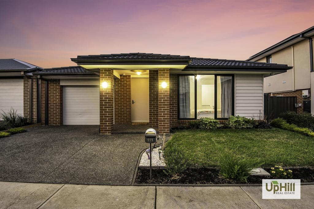 111 Yaralla Cct, Clyde, VIC 3978