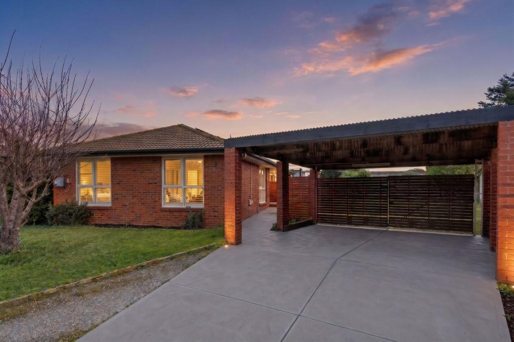 4 Membrey Cl, Werribee, VIC 3030