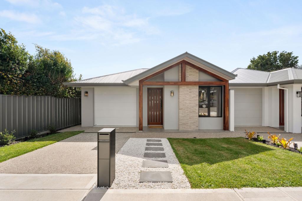 17A WHITE CRES, SEACOMBE GARDENS, SA 5047