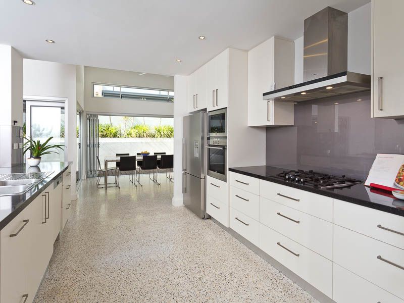 9 Davies St, Beaconsfield, WA 6162