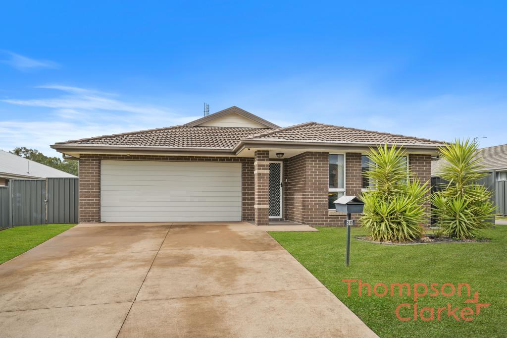 30 Diamond Cct, Rutherford, NSW 2320