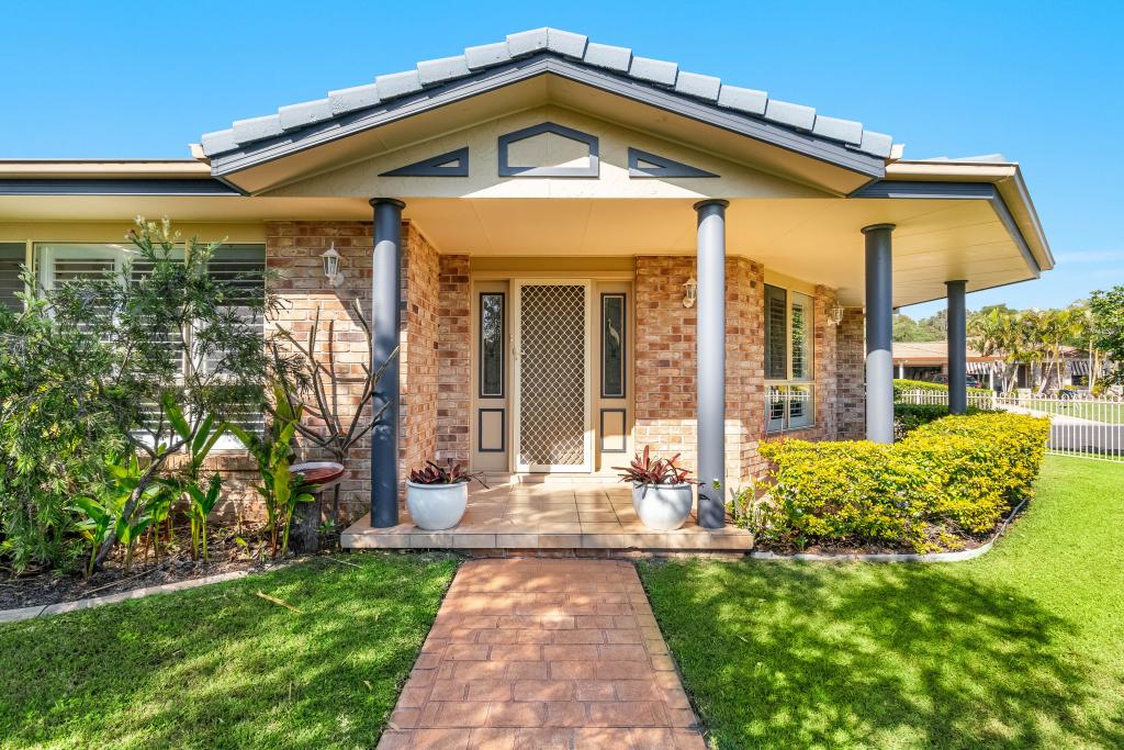 1 Kempnich Pl, Yamba, NSW 2464