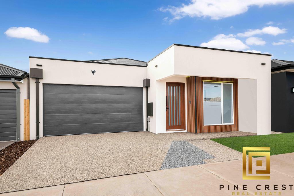 13 NECTARINE ST, THORNHILL PARK, VIC 3335