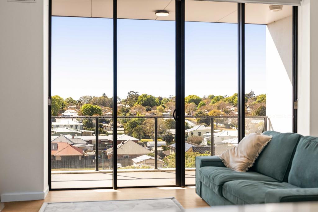 506/677-683 Ruthven St, South Toowoomba, QLD 4350