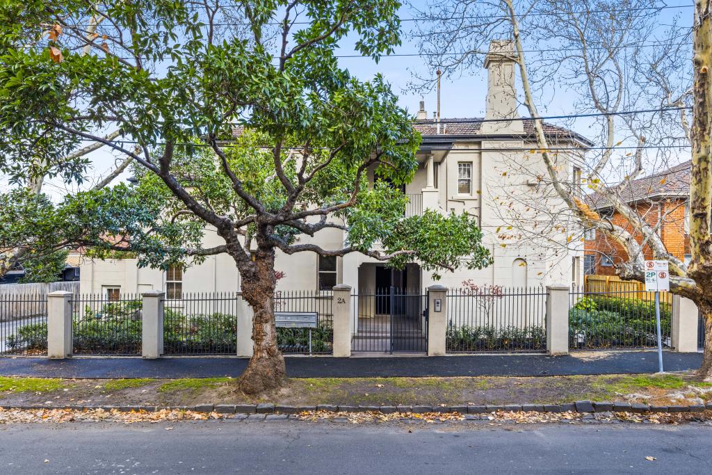 2/2A AUBURN GR, HAWTHORN EAST, VIC 3123