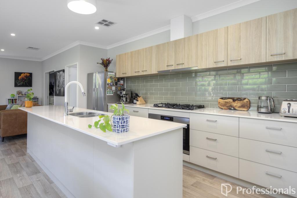 2 Winston Cres, Viveash, WA 6056