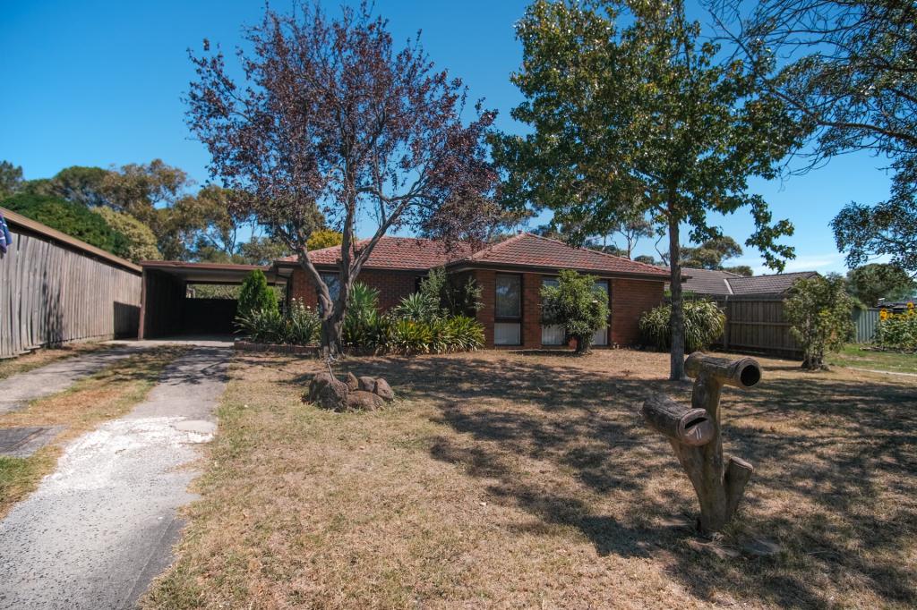 11 MANNING CL, HAMPTON PARK, VIC 3976