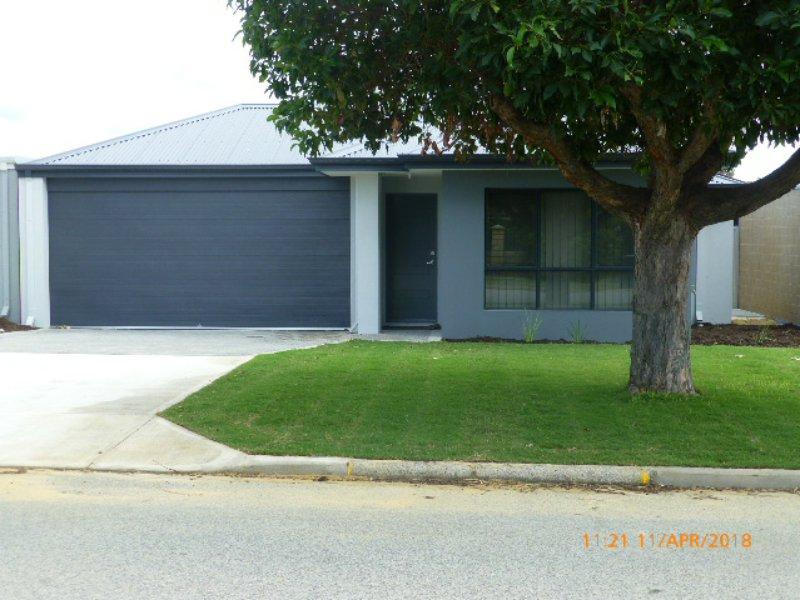 1b Hughenden Dr, Thornlie, WA 6108
