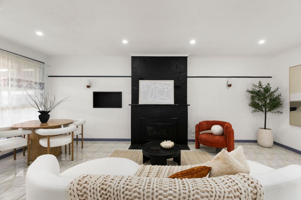 4 AUGUSTA AVE, CAMPBELLFIELD, VIC 3061