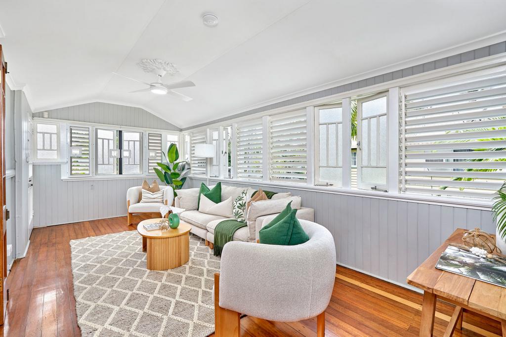 81 Hayward St, Mooroobool, QLD 4870