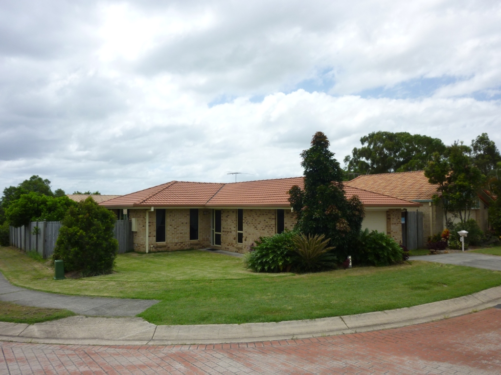 2 CYNTHIA PL, WAKERLEY, QLD 4154