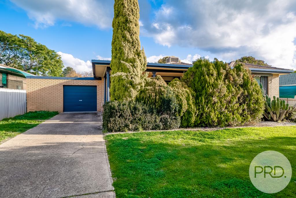 11 Dunn Ave, Forest Hill, NSW 2651