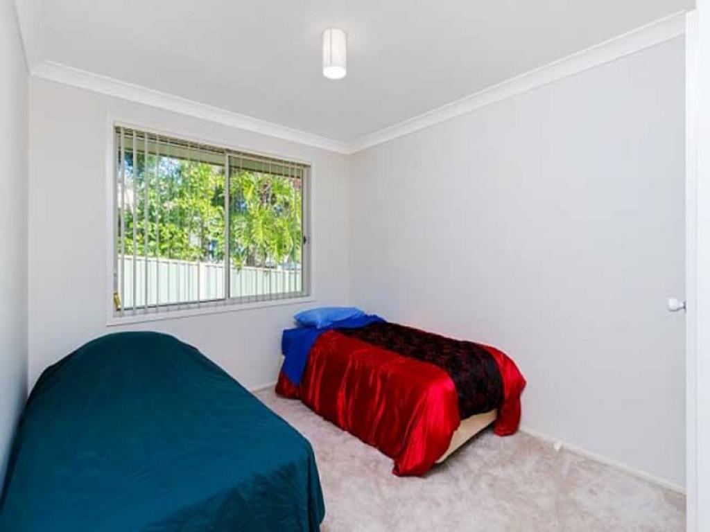 4 Soldiers Point Dr, Norah Head, NSW 2263