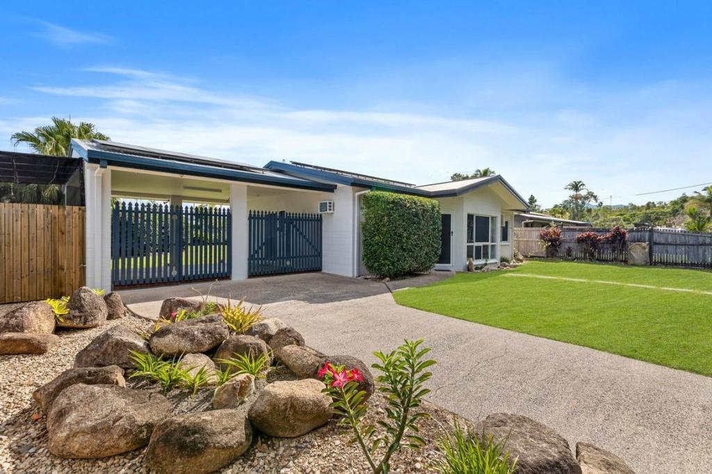 25 Caribbean St, Holloways Beach, QLD 4878