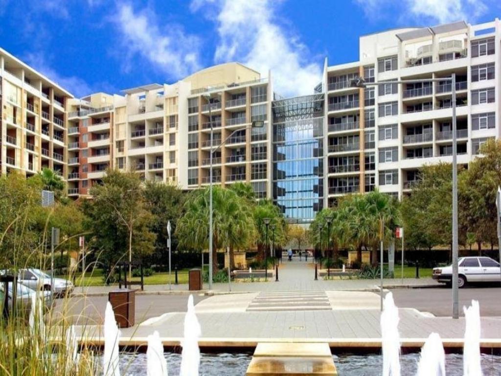 165/806 BOURKE ST, WATERLOO, NSW 2017