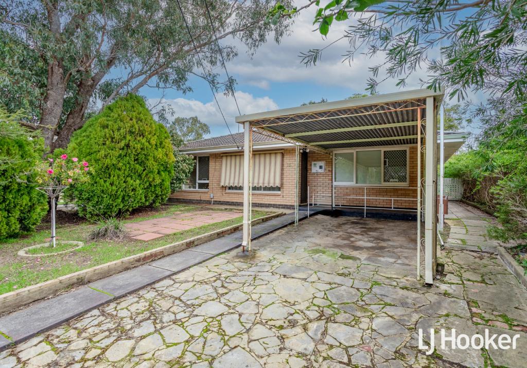 15 Arnott Ct, Kelmscott, WA 6111