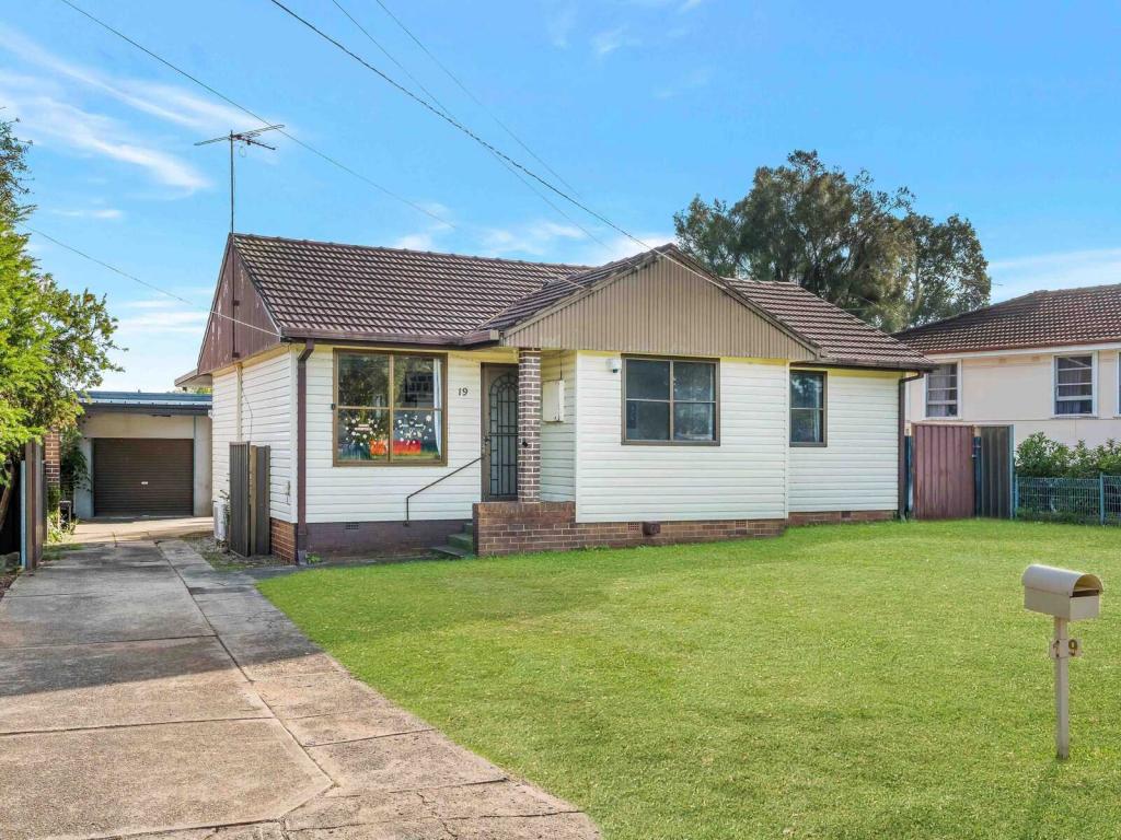 19 Guthega Cres, Heckenberg, NSW 2168