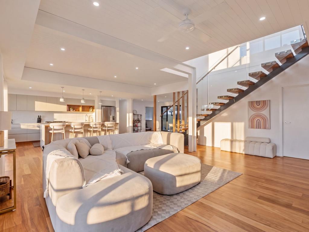 36 Firmin Ct, Mermaid Waters, QLD 4218