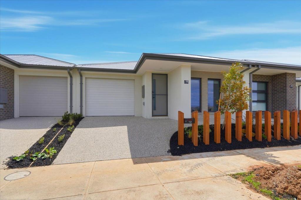 12 Swansea Rd, Manor Lakes, VIC 3024