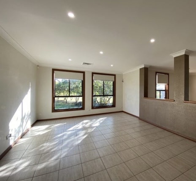 77a Masterfield St, Rossmore, NSW 2557