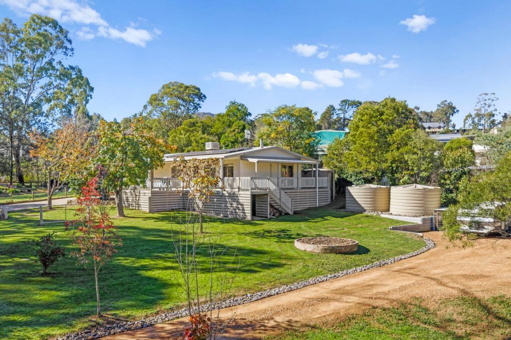 69 Jenkin Rd, Macs Cove, VIC 3723