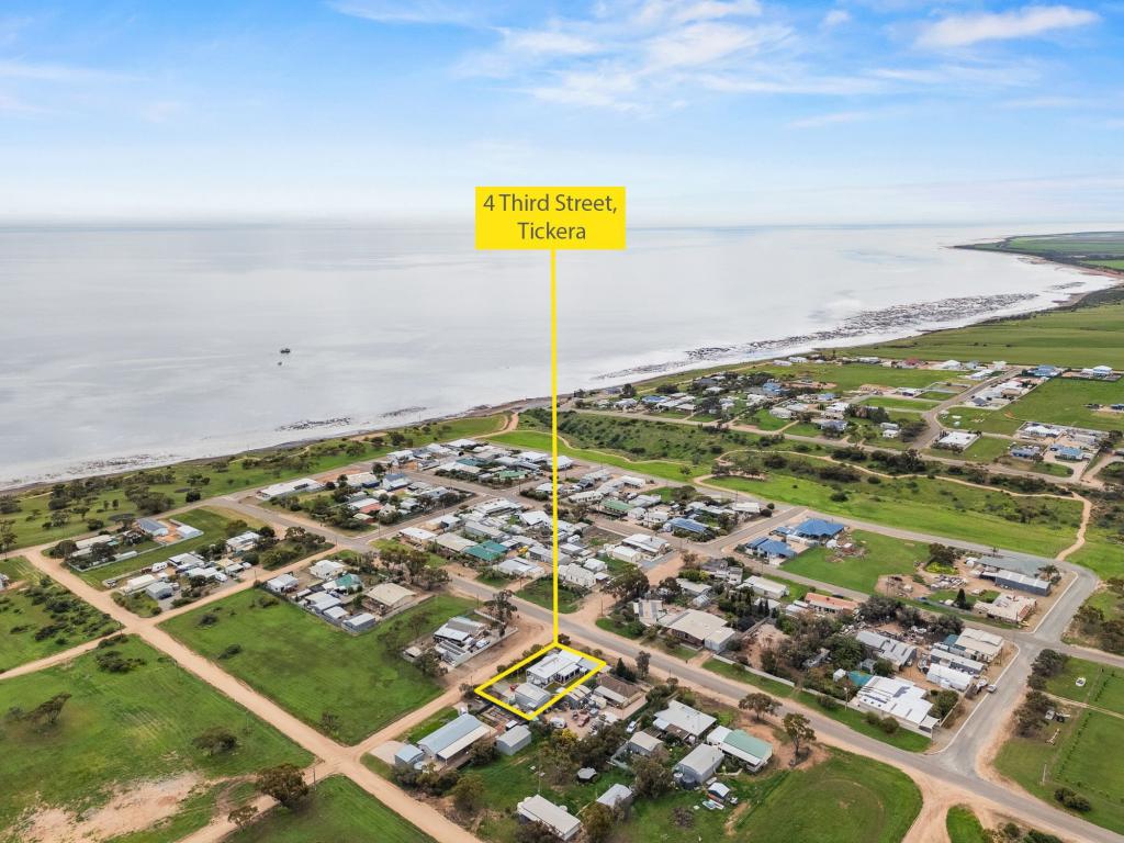 4 Third St, Tickera, SA 5555