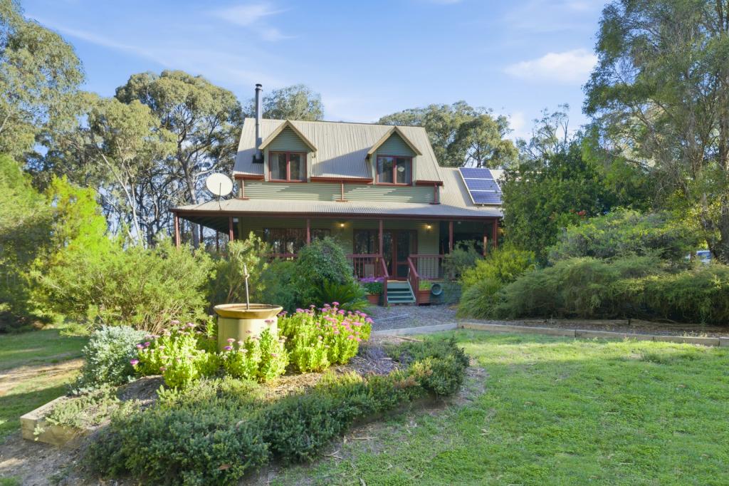 172 Johnstons Rd, Barjarg, VIC 3723