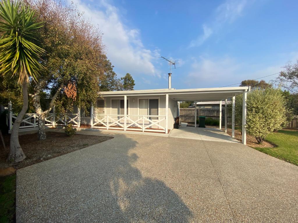 11 Albany Rd, Cowes, VIC 3922