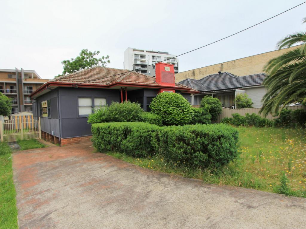 24 Broughton St, Campbelltown, NSW 2560