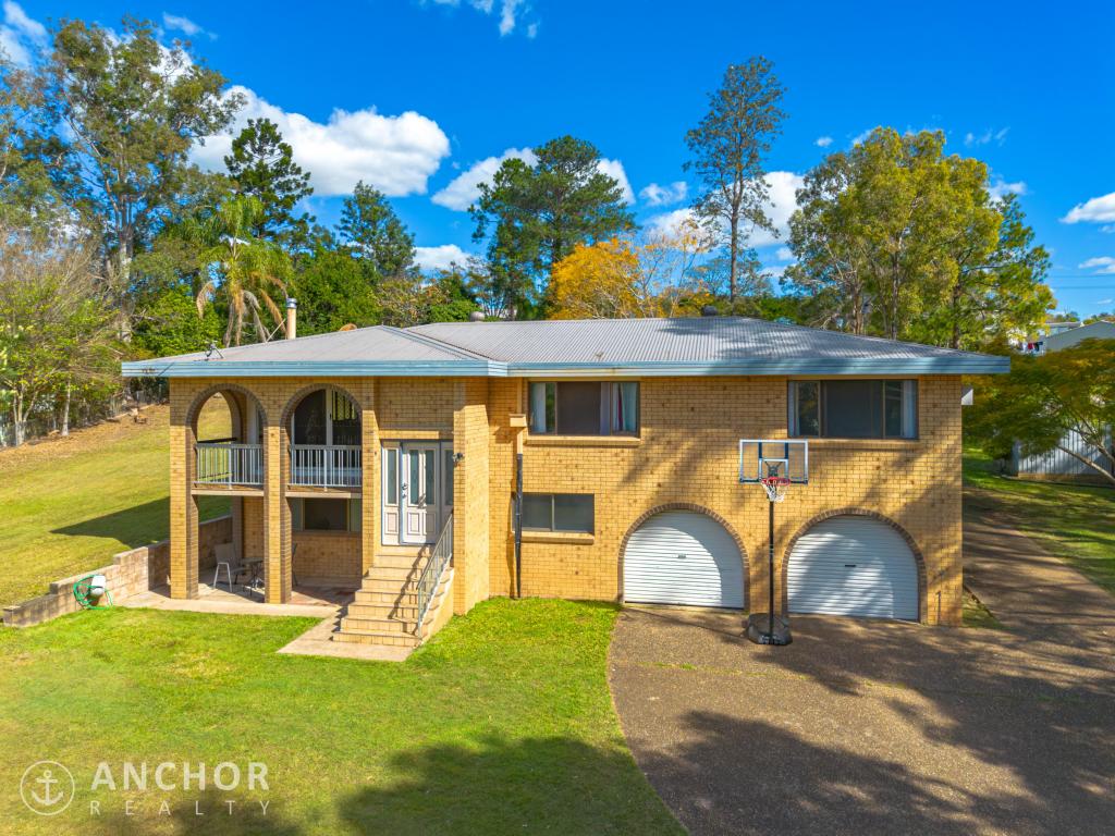 8 Goldstone Cres, Southside, QLD 4570