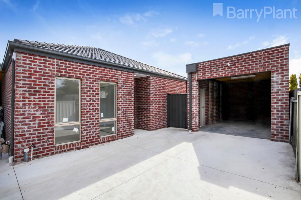 2/4 Cobrey St, Sunshine, VIC 3020
