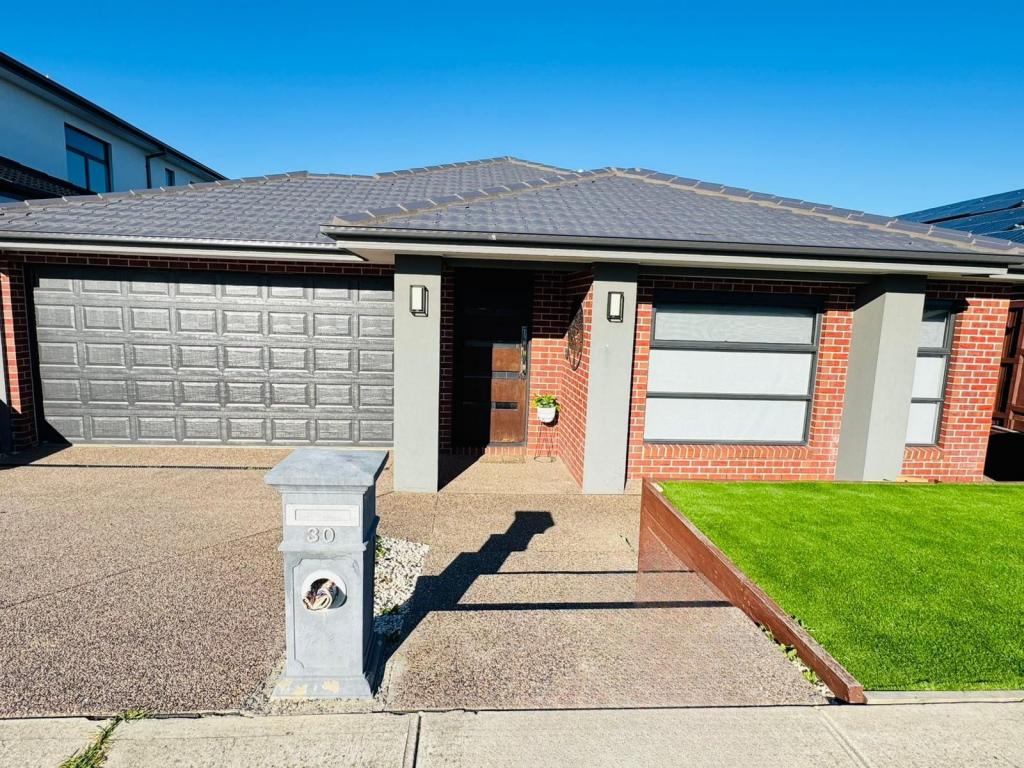 30 Annabella St, Cranbourne East, VIC 3977
