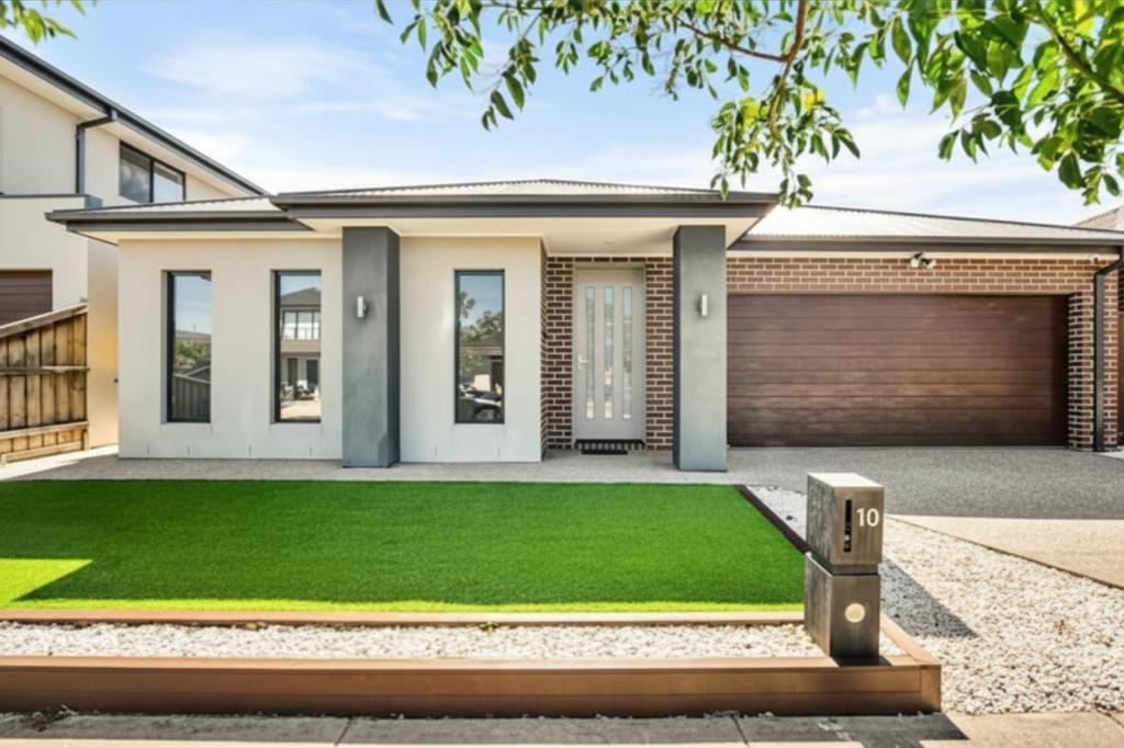 10 MESSINA ST, FRASER RISE, VIC 3336
