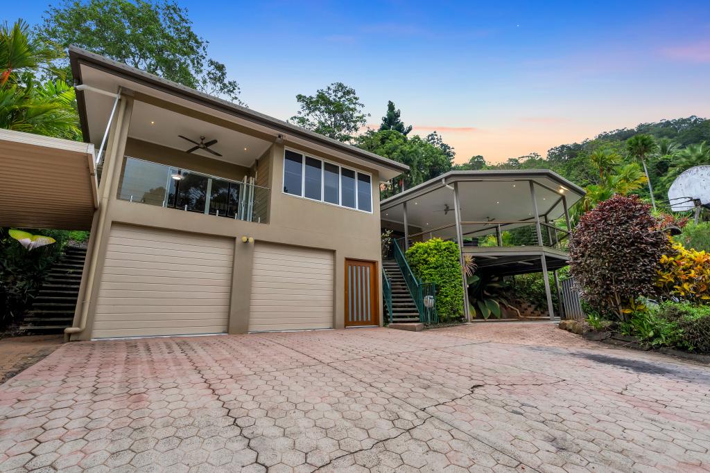 17 Minerva Ave, Mooroobool, QLD 4870