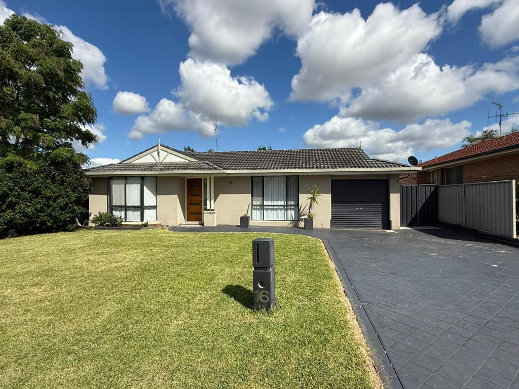 16 Stephenson Pl, Currans Hill, NSW 2567