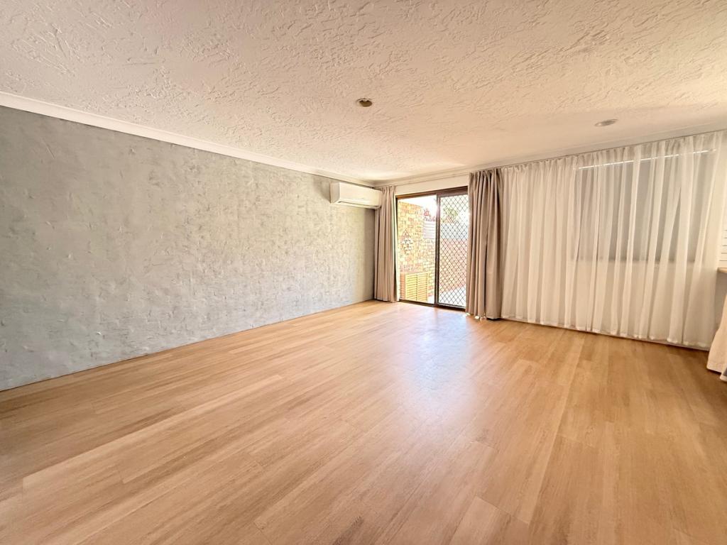 2/9 Wagtail Ct, Burleigh Waters, QLD 4220