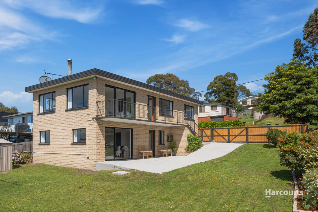 17 Little Falcon St, Primrose Sands, TAS 7173