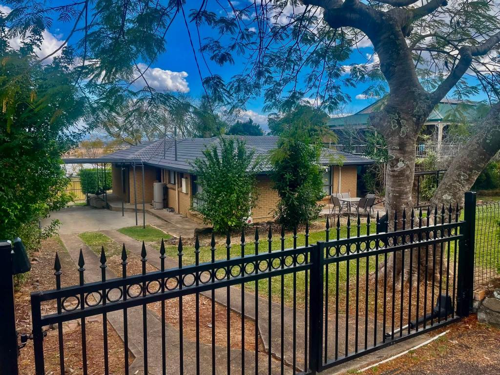 26 Waight St, Rosewood, QLD 4340