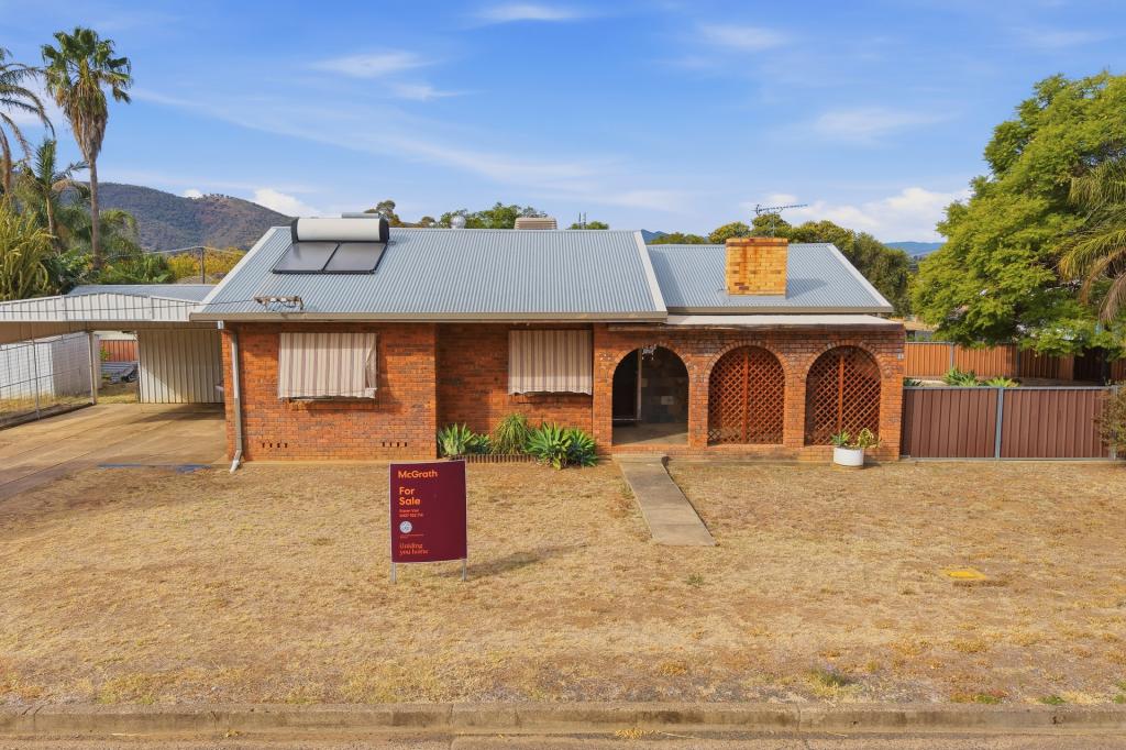 28 Cambridge St, South Tamworth, NSW 2340