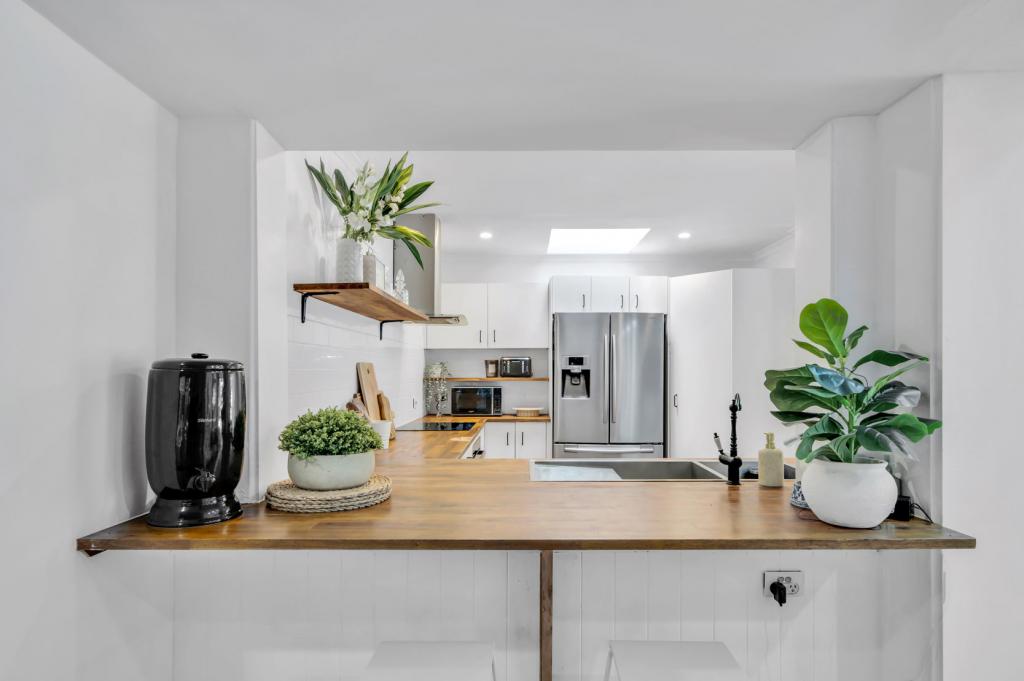 9 Galli Cres, Carrara, QLD 4211